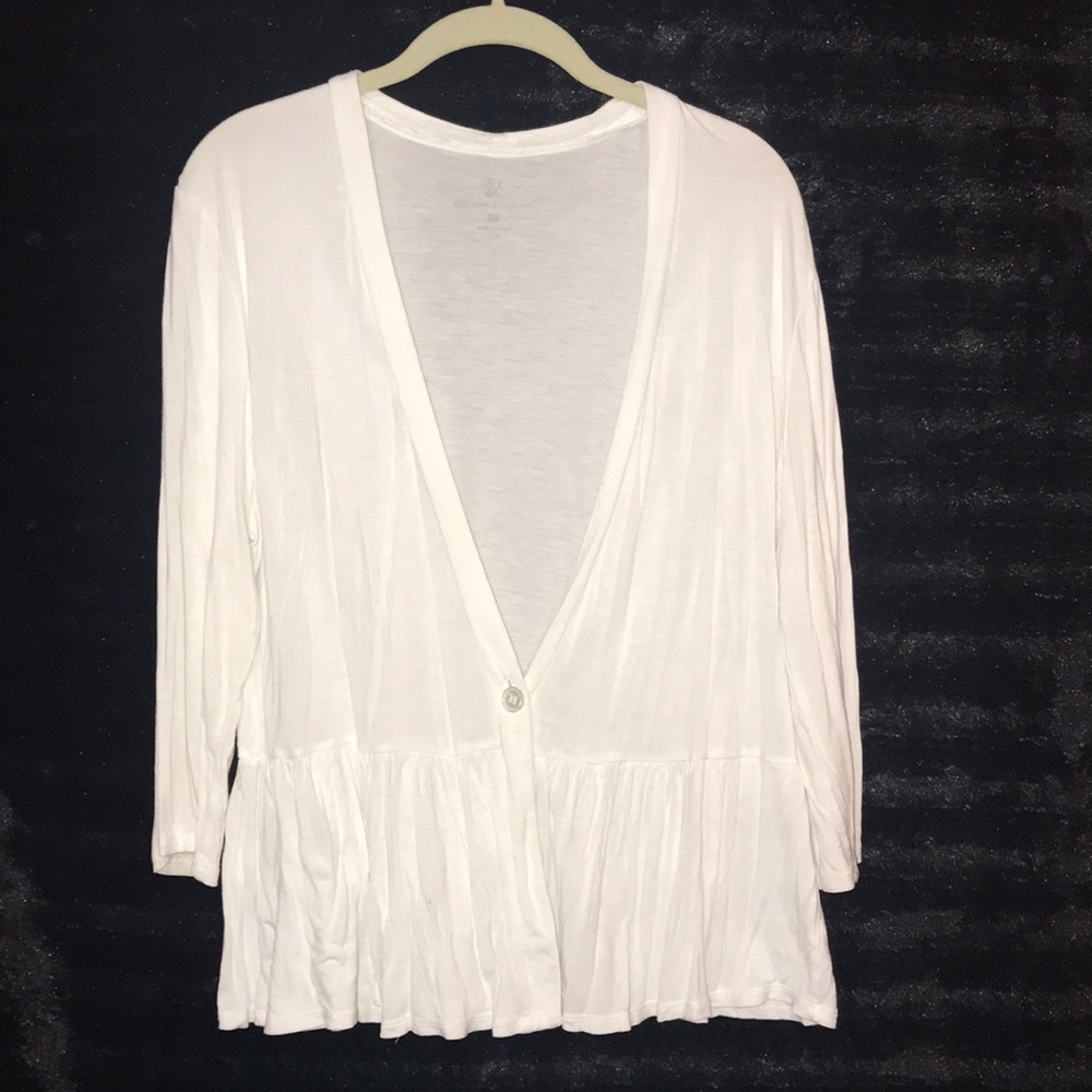 New York & Company Quarter sleeve white cardigan!